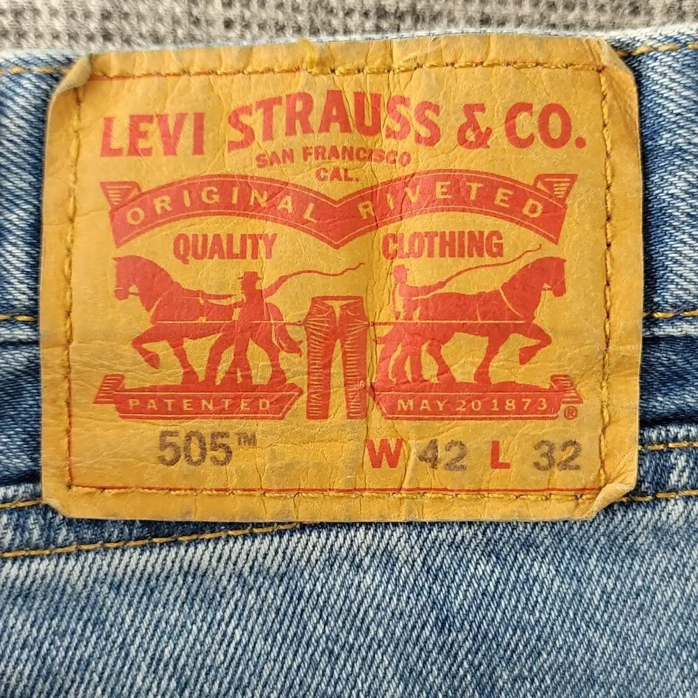 Levi's 505 Jeans Mens 42x32 Light Wash Regular Fit Straight Leg Blue Denim